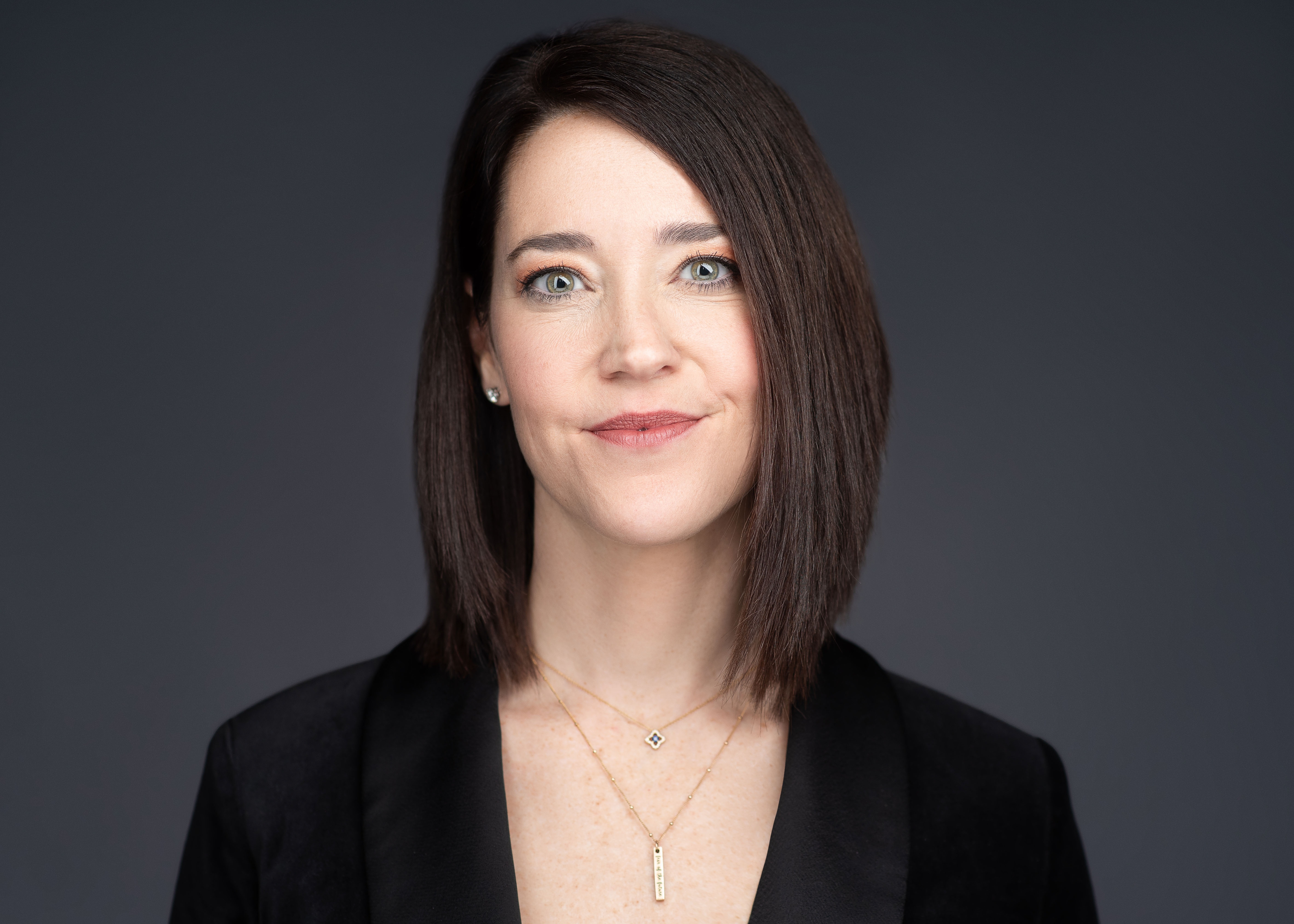 Dara Bachman headshot